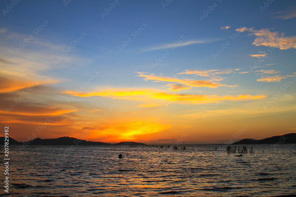 Obraz premium Beautiful sky at twilight time