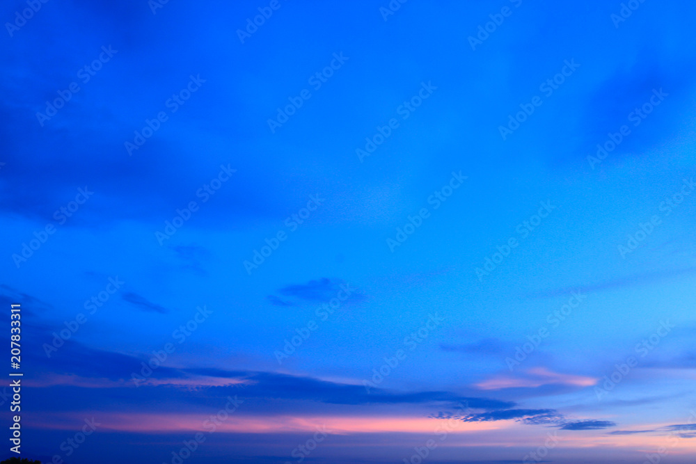 Obraz premium Beautiful sky at twilight time