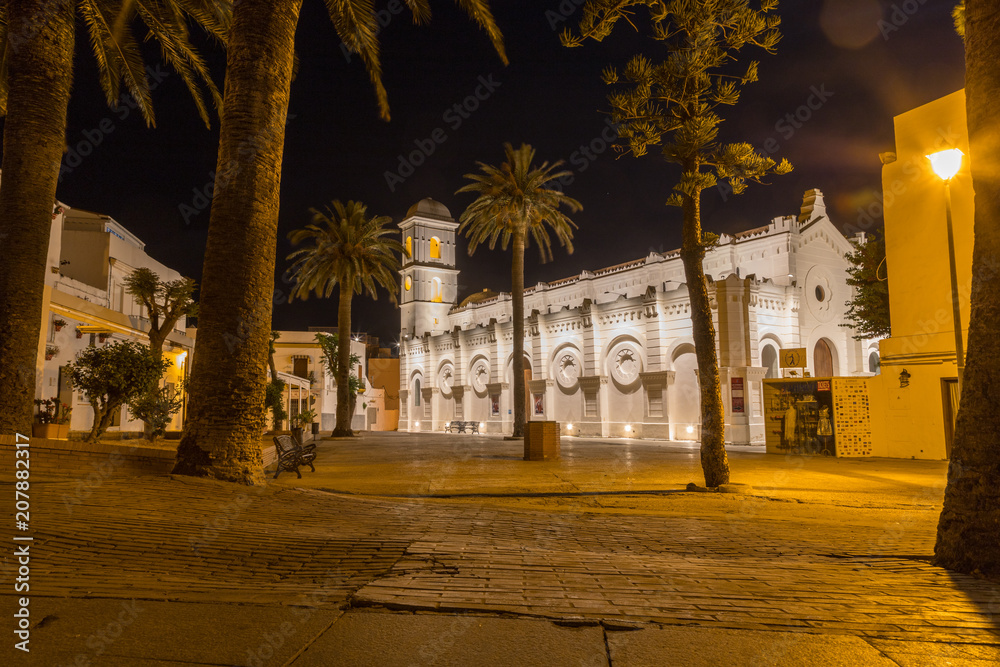 Nachtaufnahme Santa Catalina von Conil de la Frontera in Andalusien