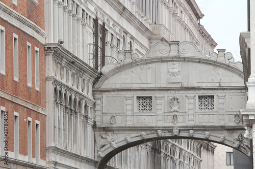 bridge of sighs in venice