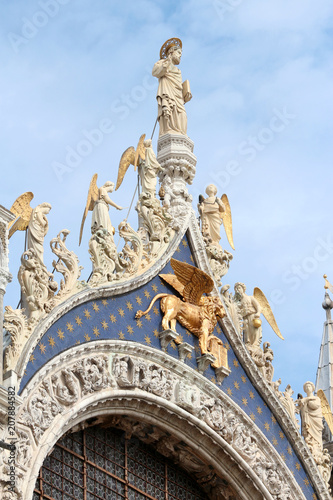 architecture of basilica san marco in venice