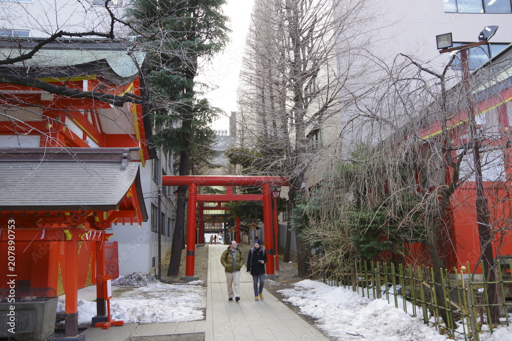 Naklejka premium 花園神社