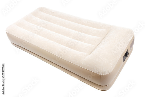 Air mattress with electric pump for rest and sleep.