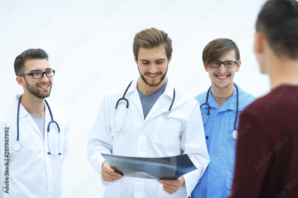 doctors congratulating the patient's recovery doctors congratulating the patient's recovery