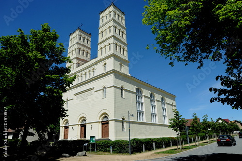Kirchenbau in Straupitz, Brandenburg