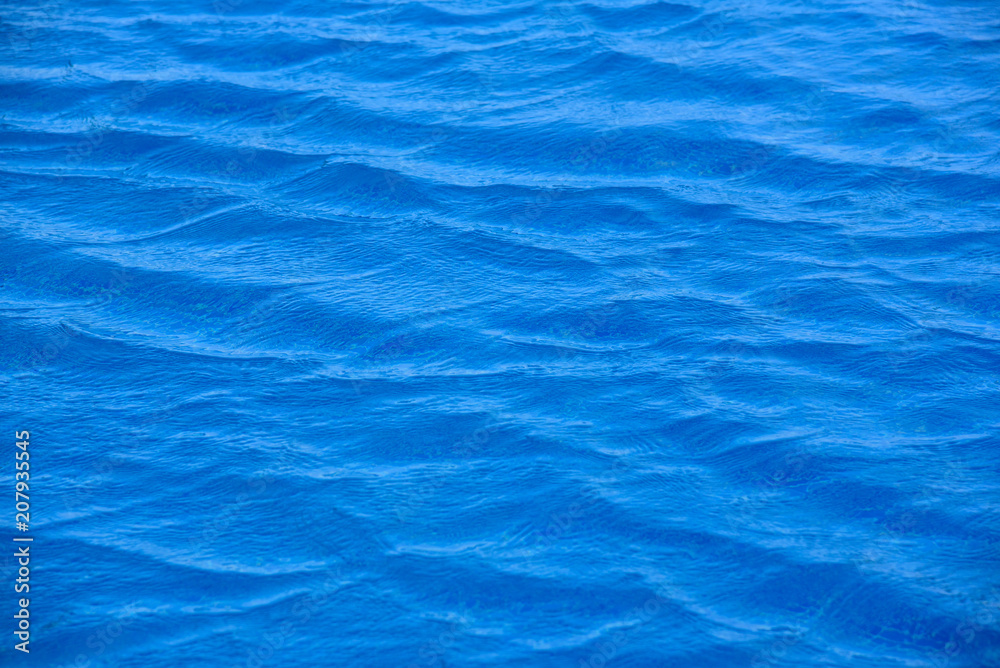 Obraz premium Piękny perłowy kolor tła wody morskiej