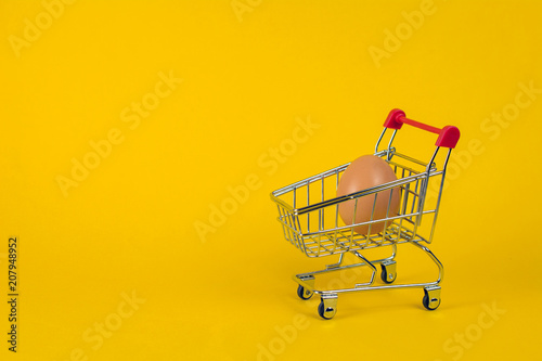 eggs in the shopping cart