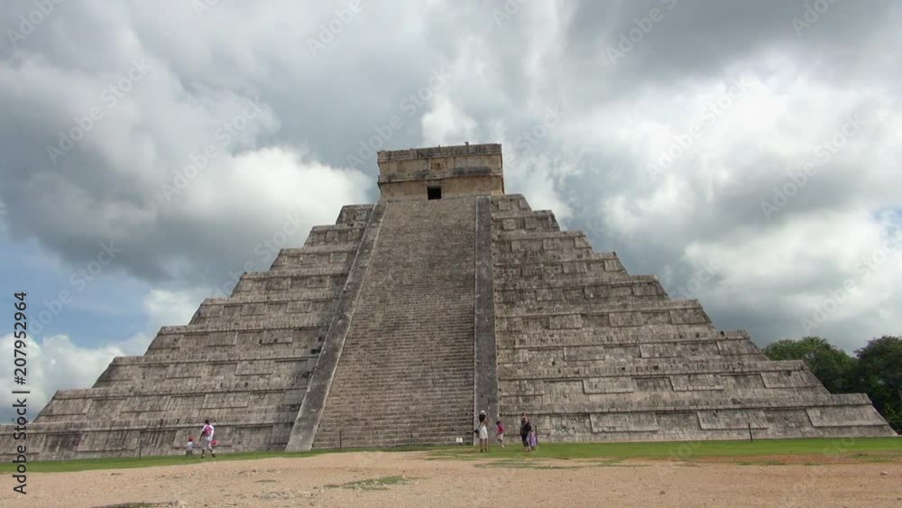 Full View of the Pyramid of Kukulkan Full View of the Pyramid of Kukulkan