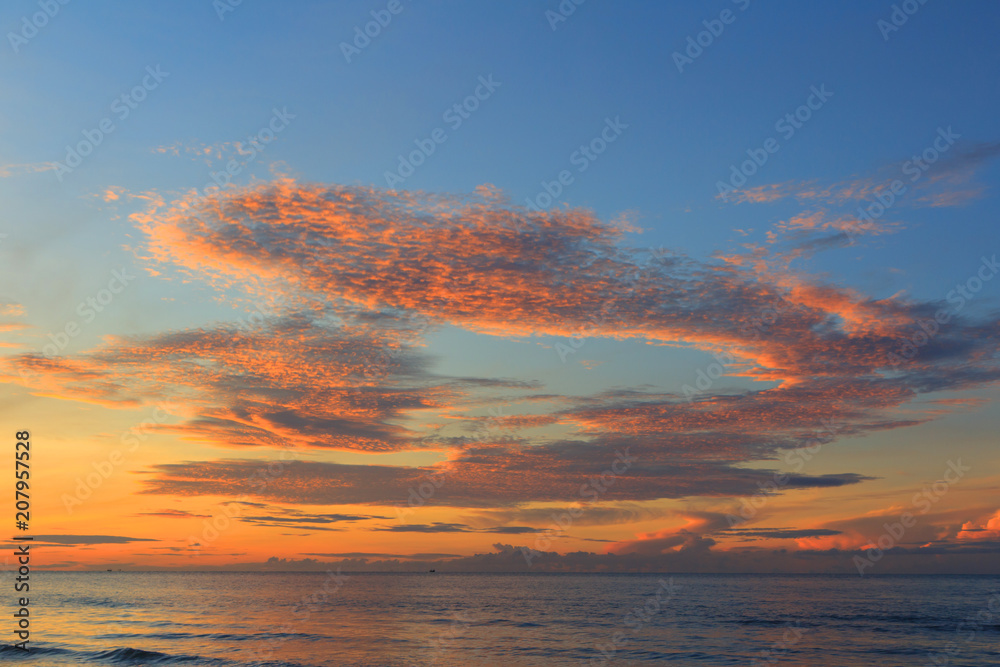 Cloud with sunlight at the sea / red cloud