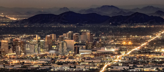 Fototapete Arizona Phoenix Arizona bei Nacht beleuchtet  © Jonathan
