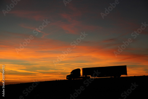 Fototapeta Naklejka Na Ścianę i Meble -  Trucking