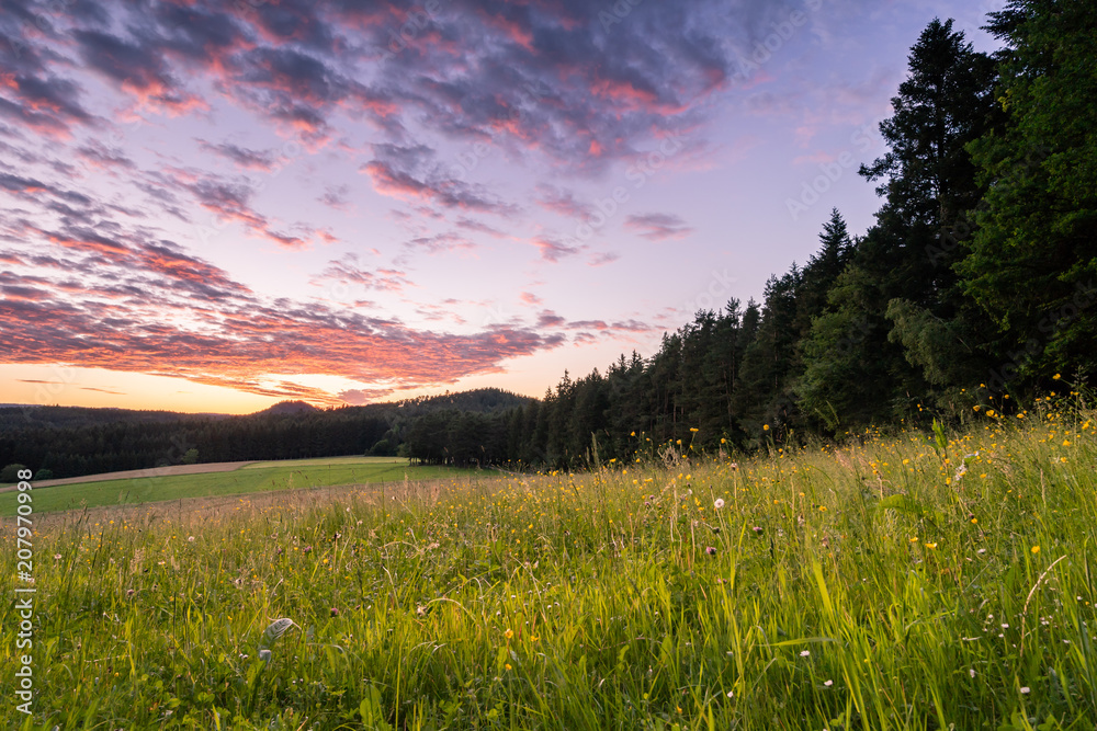 Sonnenuntergang auf der Passhöhe Heidburg