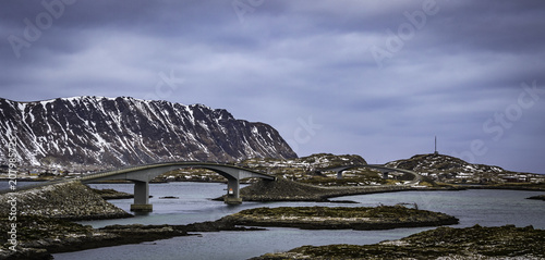 Mosty łączą wyspy Lofotów