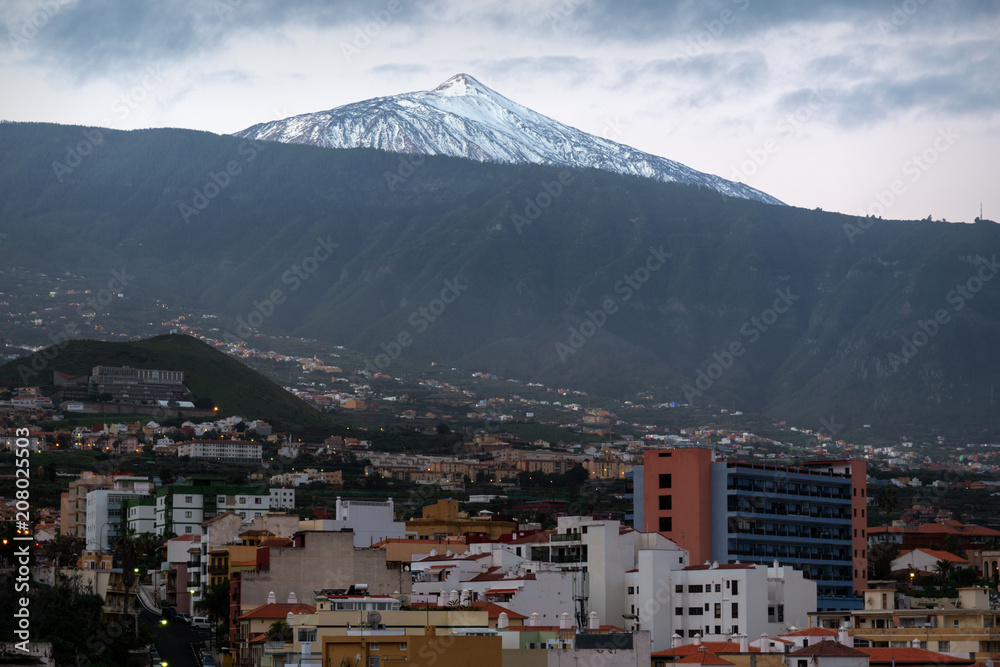 Puerto de La Cruz and Teide volcano