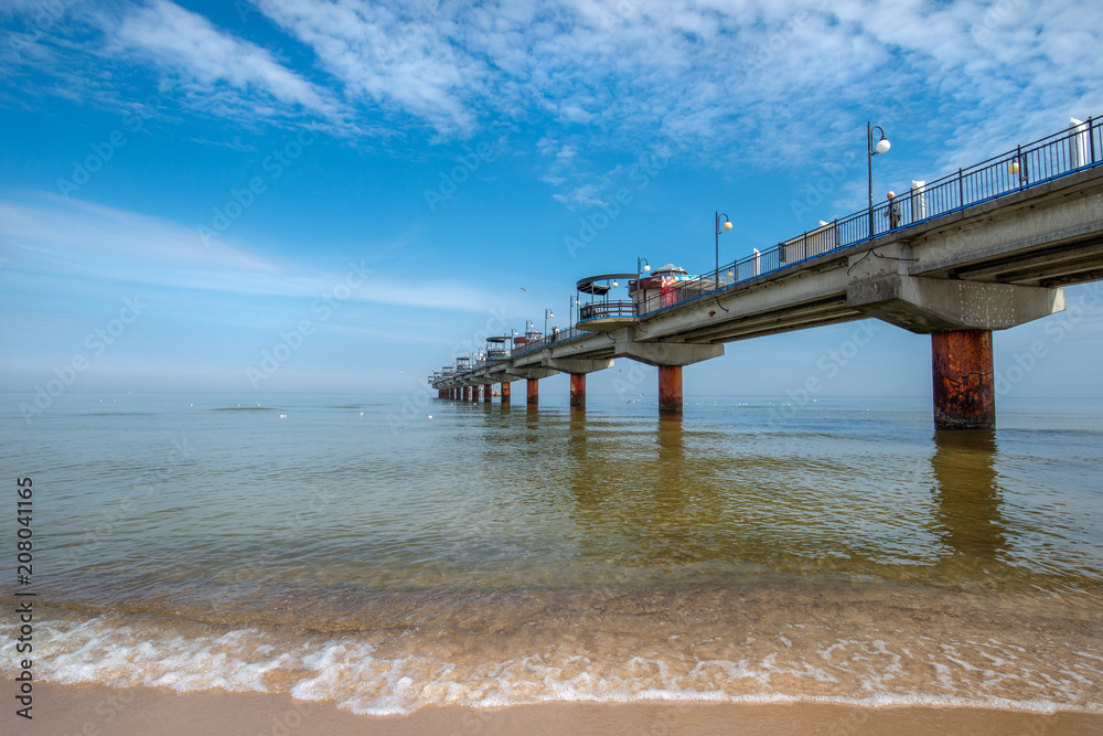 Obraz premium ogromne molo w Międzyzdrojach, Polska