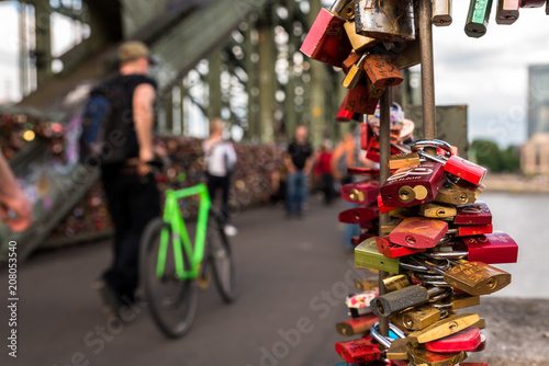 Wallpaper Mural Liebesschlösser Brücke Köln Torontodigital.ca