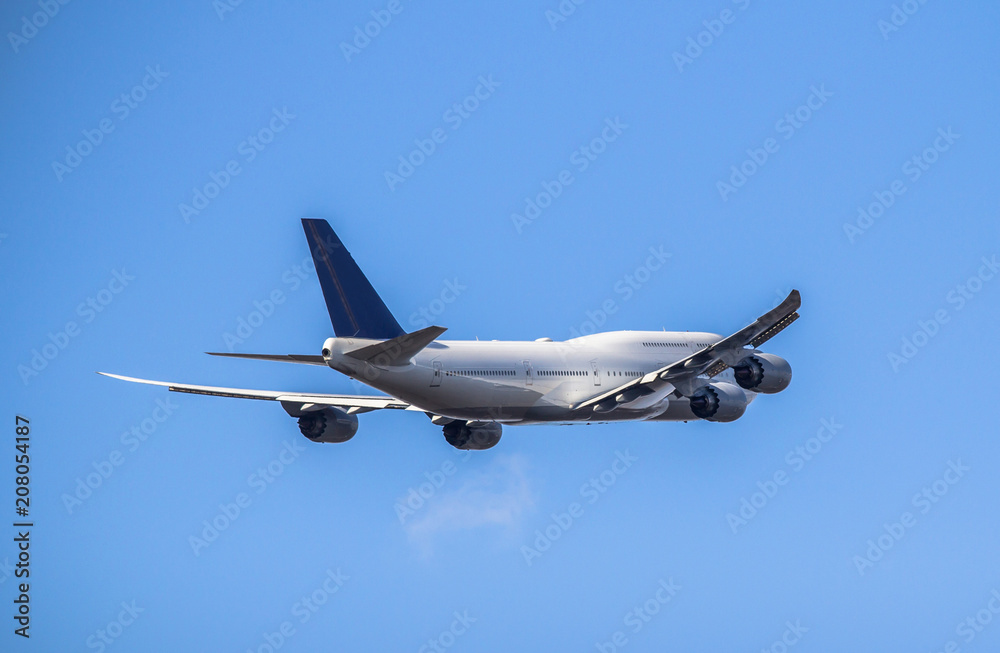 Obraz premium Passanger airplane taking off