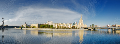 Canvas Print Sunny morning view of Smolenskaya embankment and Moskva river, Moscow, Russia