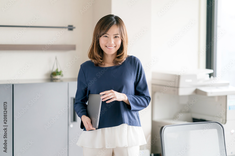 ビジネス・女性 ビジネス・女性
