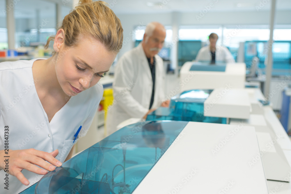 Obraz premium technicians in lab