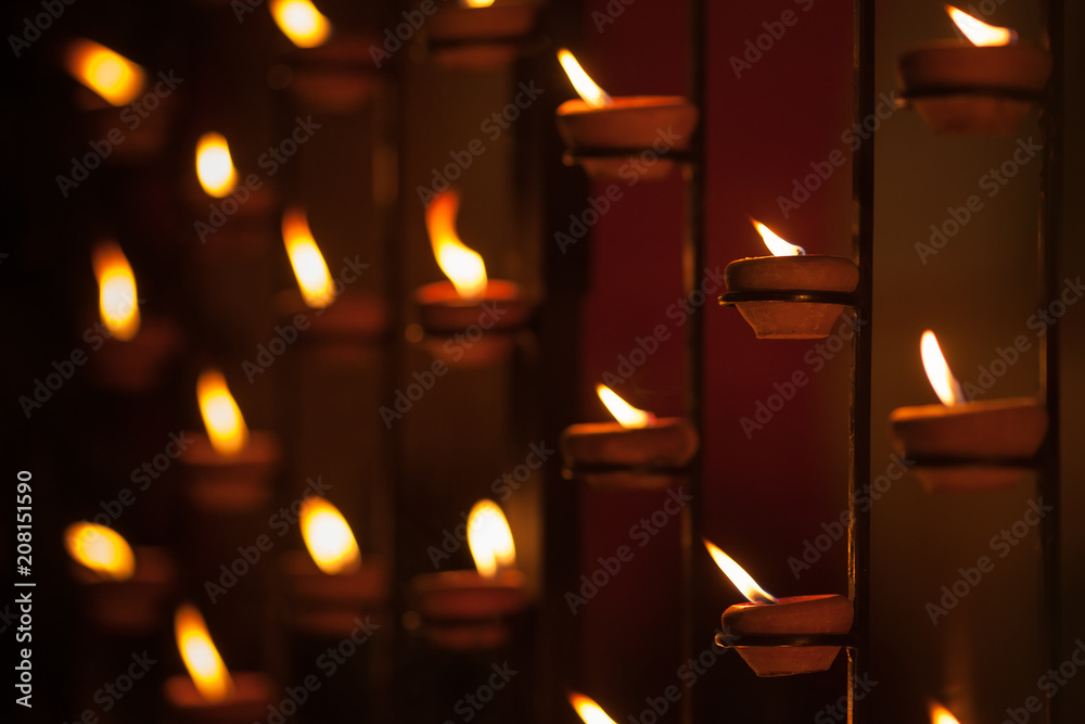 Φωτογραφία Clay oil icon lamps of a ritual gift of fire in special metal fastenings