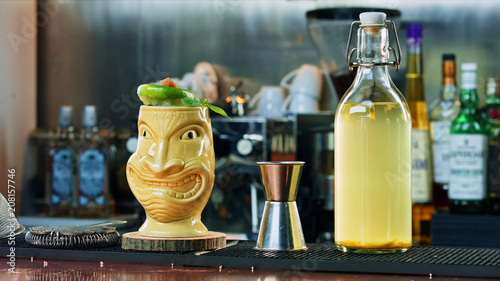 Photos Tiki cocktail at the bar