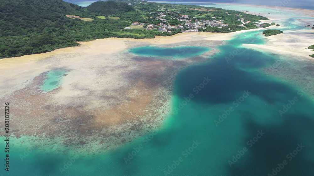 Obraz premium 石垣島 川平湾 ドローン空撮1
