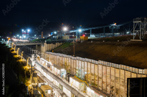 Tunnerlbaustelle bei Nacht I photo