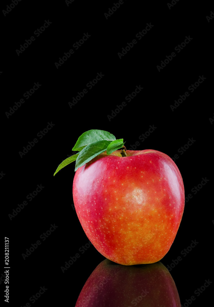 Red apple on a black background with reflection / Red apple on a black  background Stock Photo | Adobe Stock