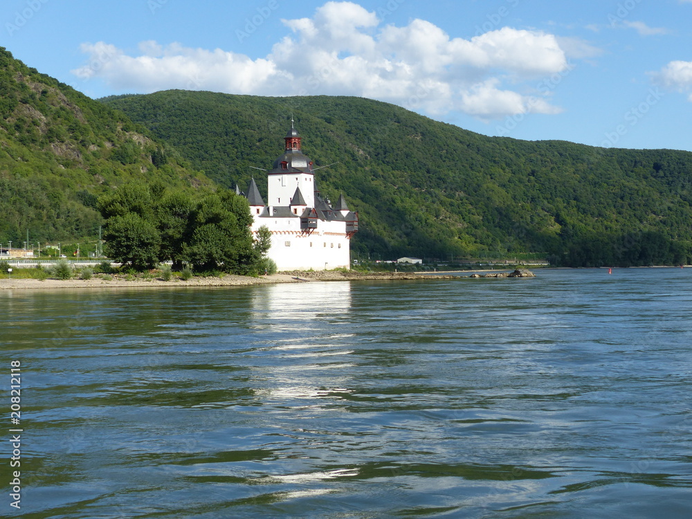 Burg Pfalzgrafenstein im Rhein bei Kaub Burg Pfalzgrafenstein im Rhein bei Kaub