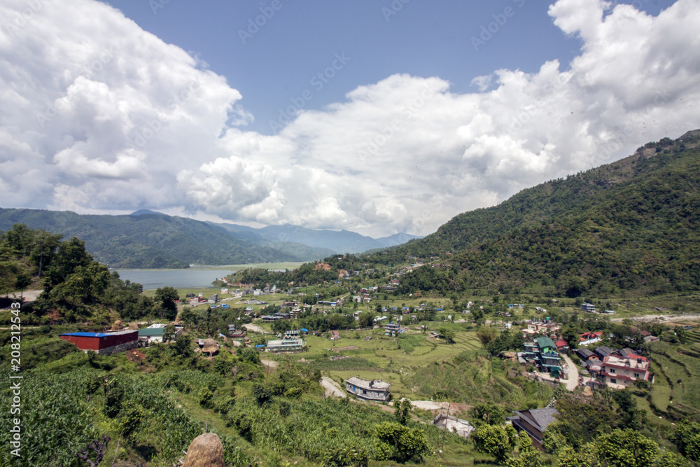 Landschaft mit See: Pokhara, Phewa