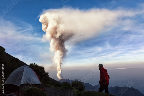 El Volcán Santiaguito visto de Santa María, Guatemala, Mayo 2018 photo