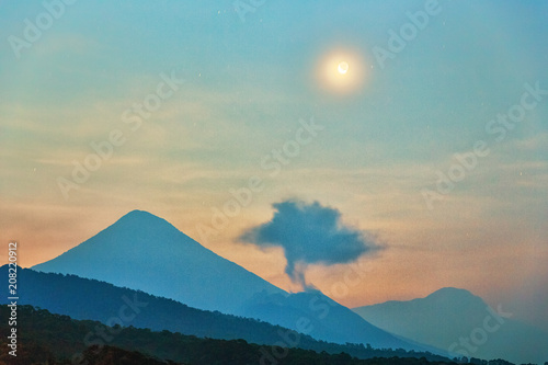 Volcanes Santa Mar  a y Santiaguito  Guatemala