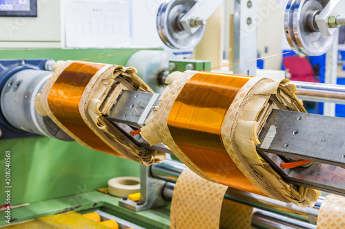 Rectangular coils for distribution transformers on winding machine