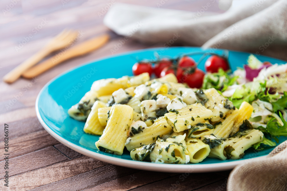 tasty pasta Rigatoni with Spinach and Goat Cheese tasty pasta Rigatoni with Spinach and Goat Cheese