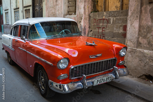 HABANA, CUBA-JANUARY 11: Old car on January 11, 2018 in Habana, Cuba. Old car on the city street © sergemi