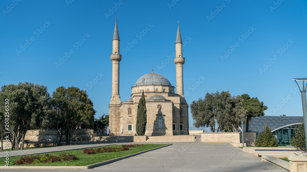 Fototapeta premium The Mosque of the Martyrs or Turkish Mosque is a mosque in Baku, Azerbaijan