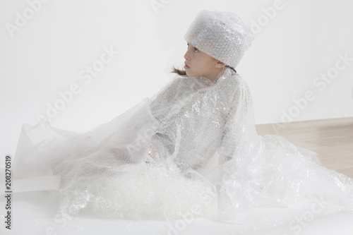 Bubble wrap, little girl