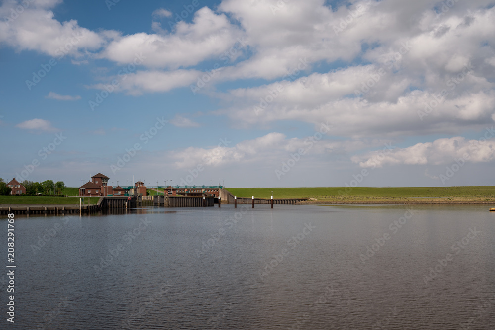 Lock (water navigation) Leysiel.. Lock (water navigation) Leysiel..