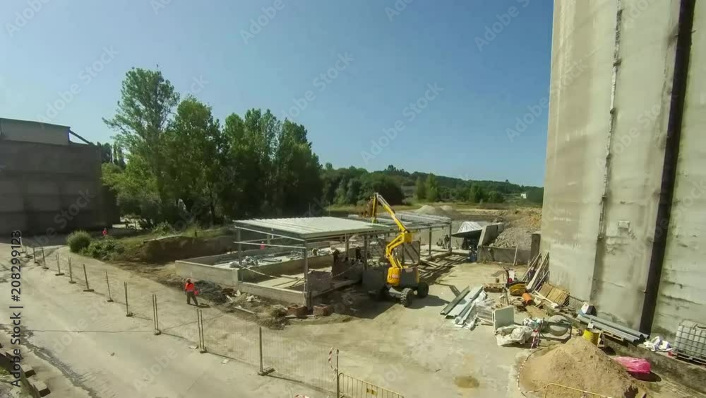 timelapse de la construccion de una instalacion en una fabrica de cemento timelapse de la construccion de una instalacion en una fabrica de cemento