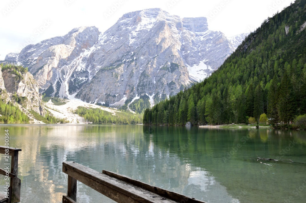 picture of lake Braies