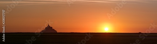 Mont Saint Michel au Coucher de Soleil