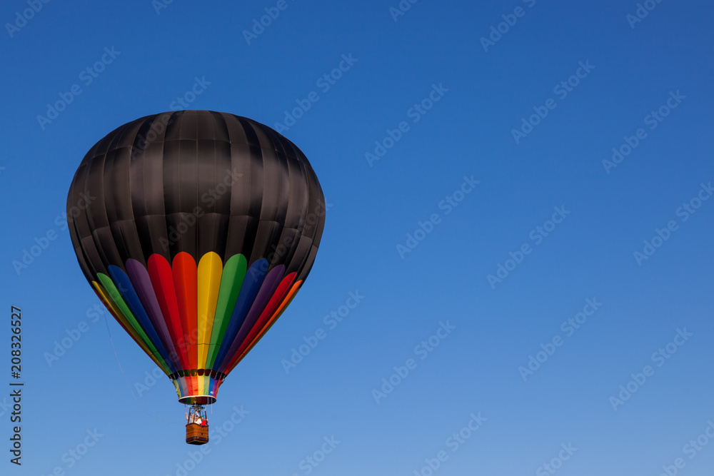 Fototapeta premium Hot Air Balloon with Blue Sky