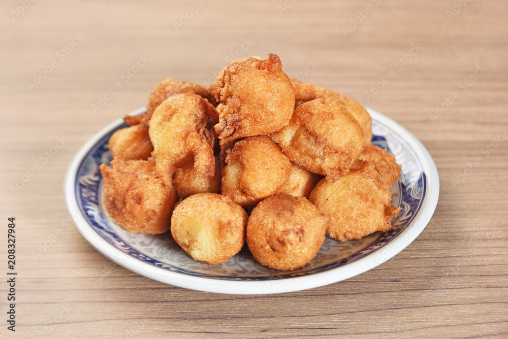  Fried water chestnuts, the popular snacks in Taichung, Taiwan
