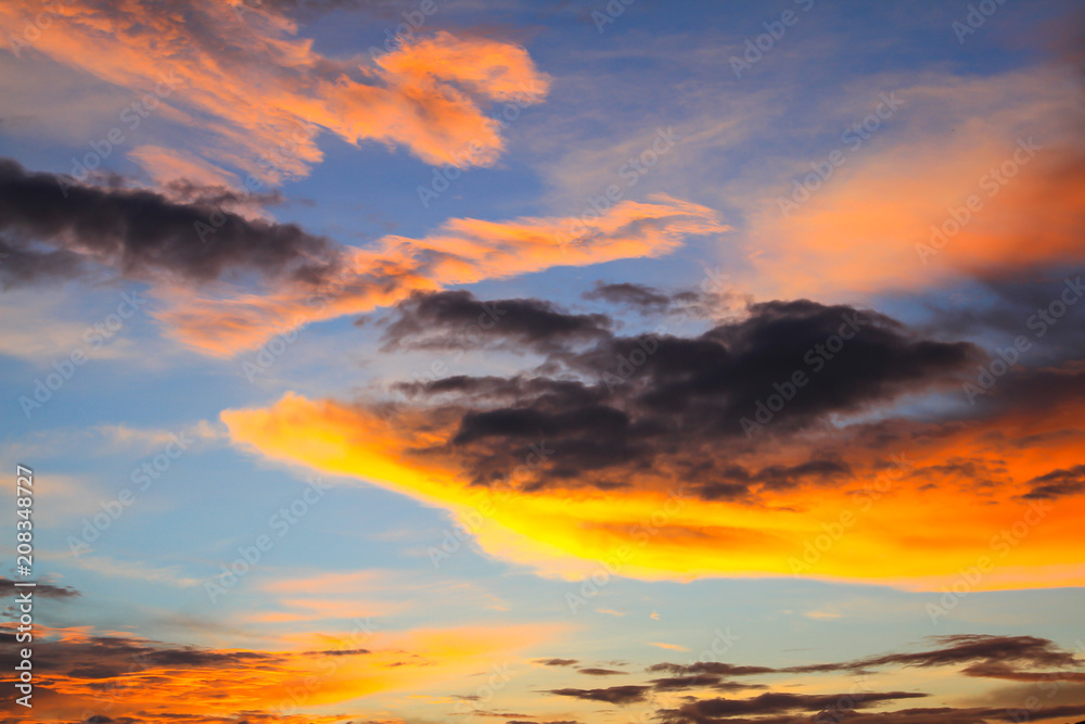Fototapeta premium Beautiful sky at twilight time