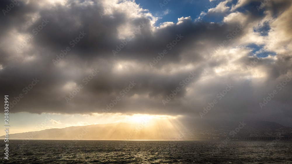 Sky breaks up 2 - Madeira