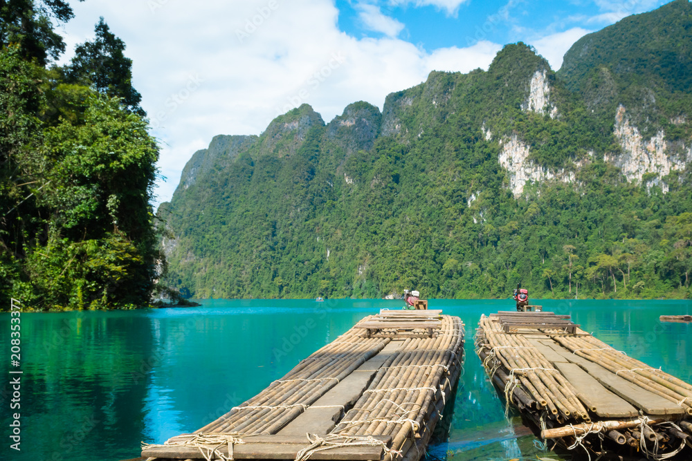 Naklejka premium beautiful landscape mountains lake sky natural khao sok suratthani thailand