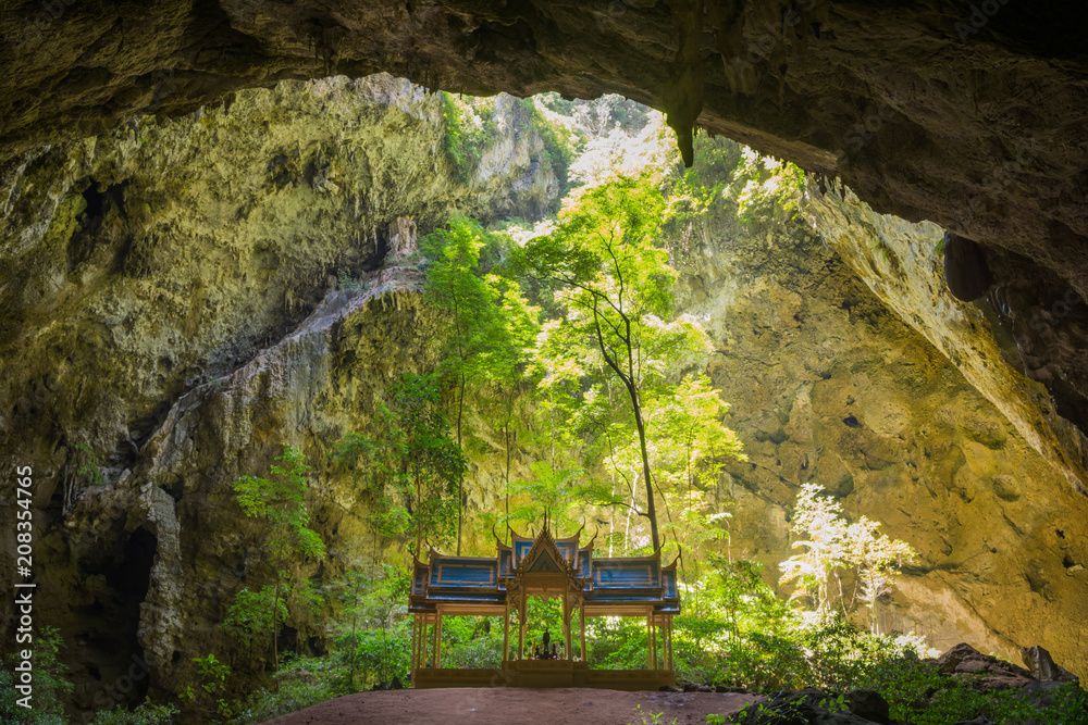 Obraz premium Khao Daeng Viewpoint at Khao Sam Roi Yot National Park, Kui Buri Prachuap Khiri Khan Province , Thailand