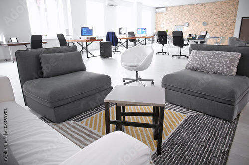 Relaxation zone in office w...