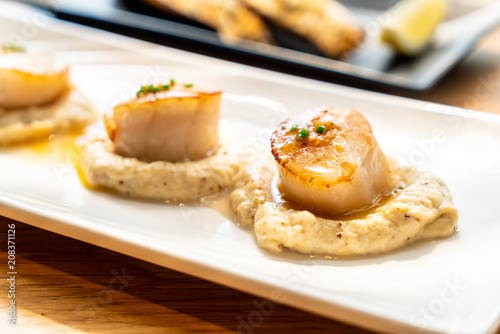 grilled scallops with sauce